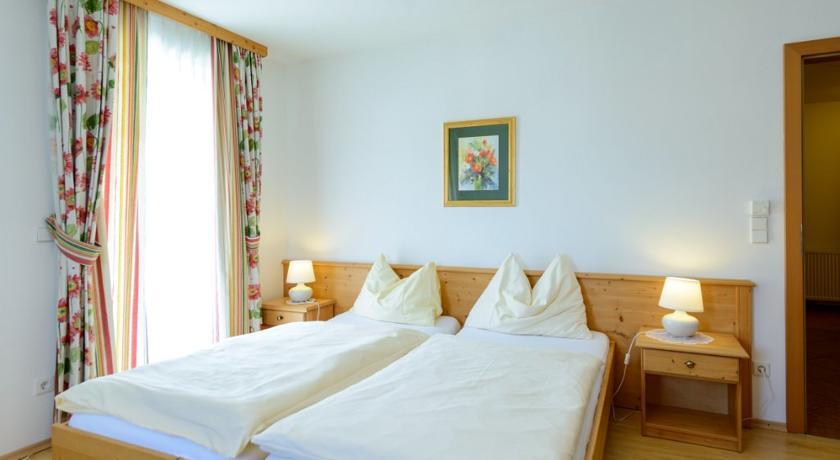 Pension Hiesel-Villa Untersbergblick Anthering Cameră foto